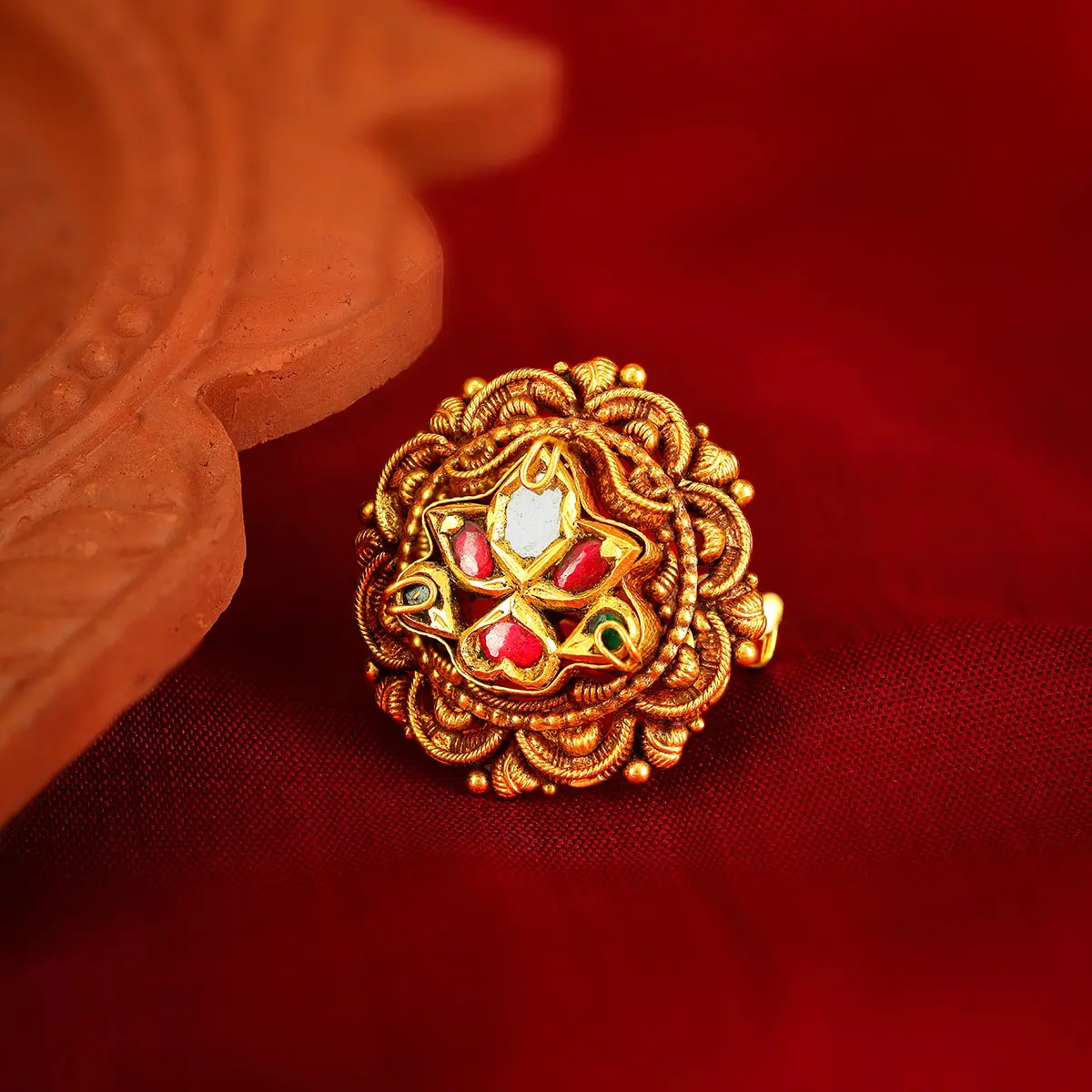 Amrita Kundan Regal Ring